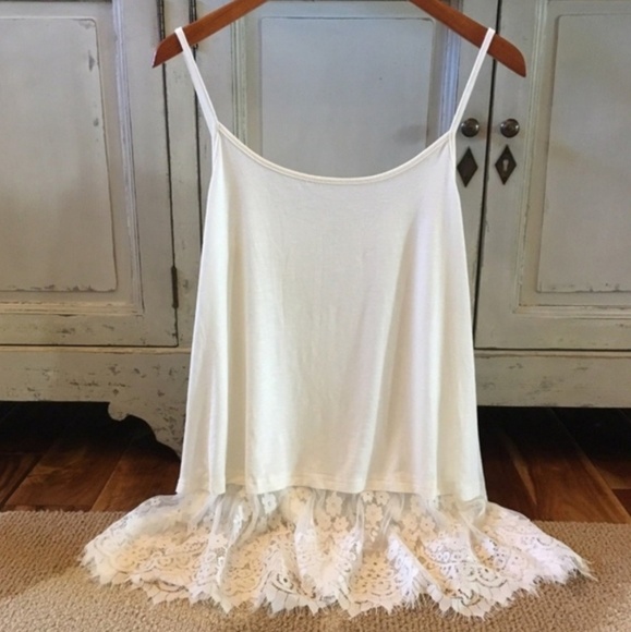 🌻🌼LAYERING LACE TANK🌼🌻 - Picture 4 of 5